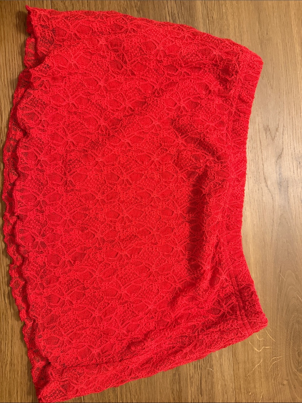 Edikted Red Lace Two-Piece Set - Picture 3 of 5